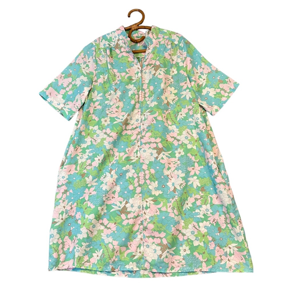 Vintage | Floral Short Sleeve 1/2 Zip Front Mumu‎ House Dress